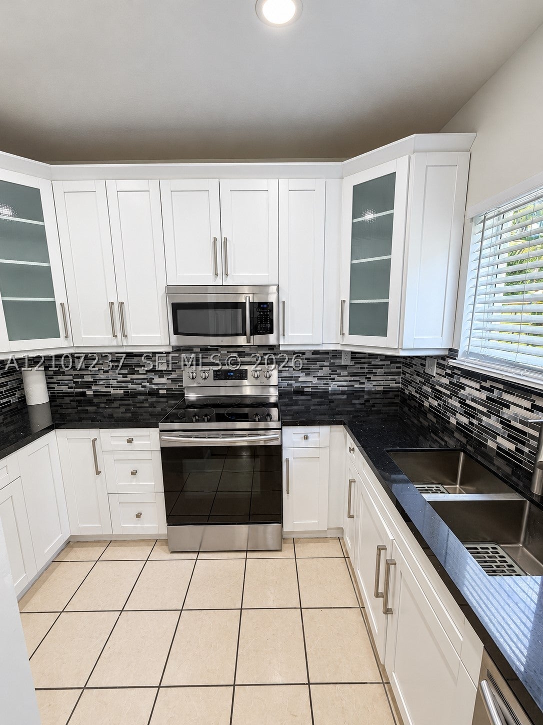 2529 NE 41st Ter