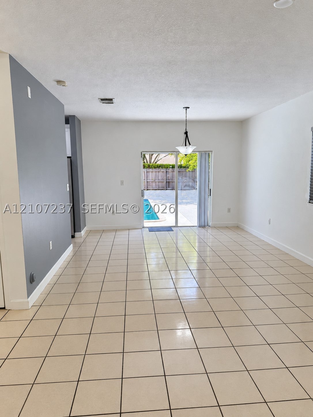 2529 NE 41st Ter