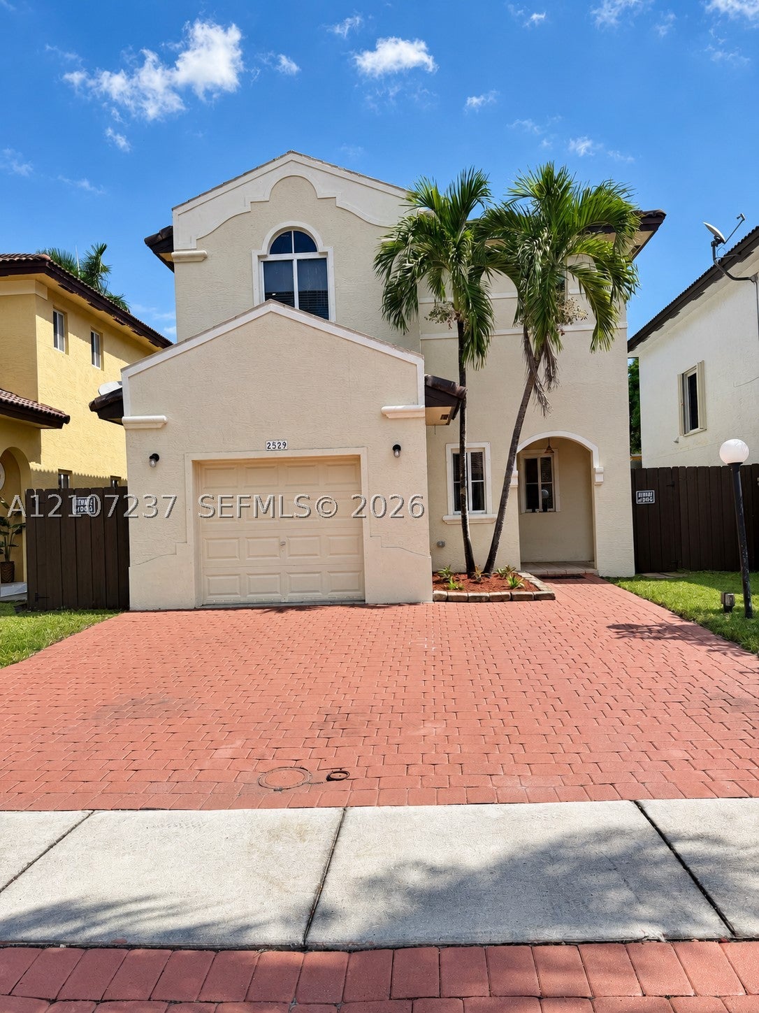 2529 NE 41st Ter