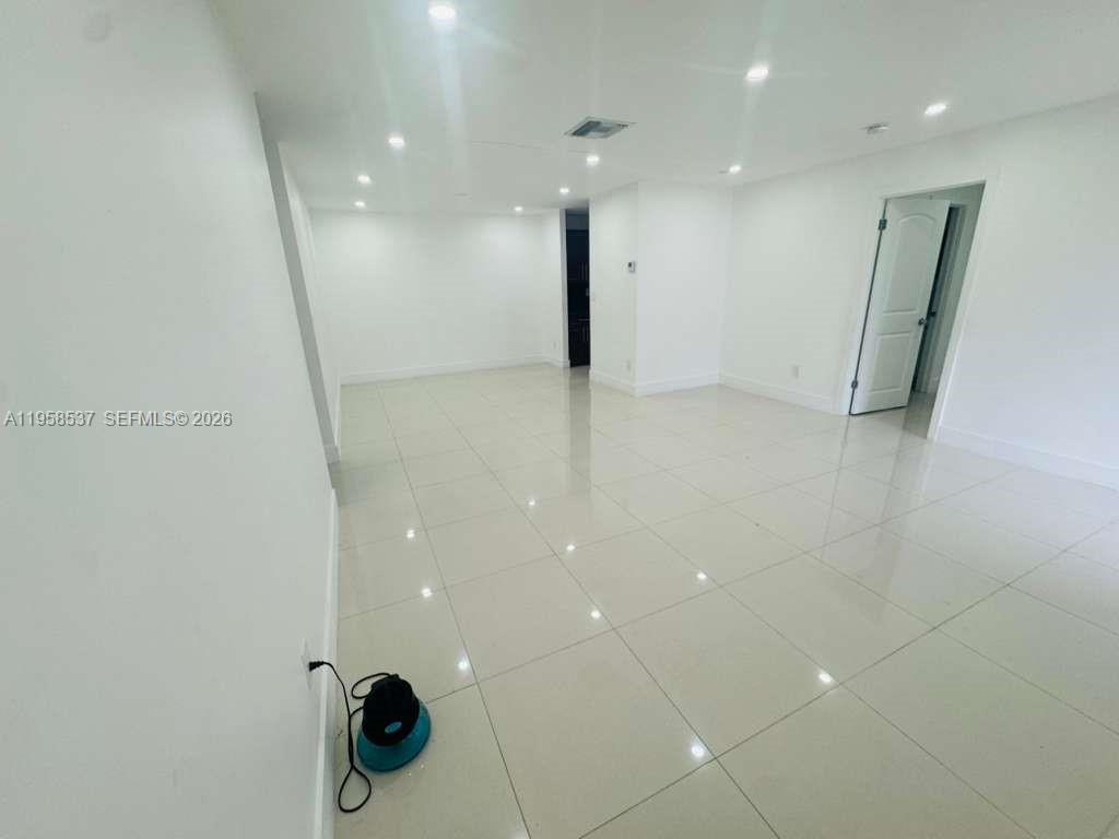 SAN SEBASTIAN UNIT 3 - Residential Lease