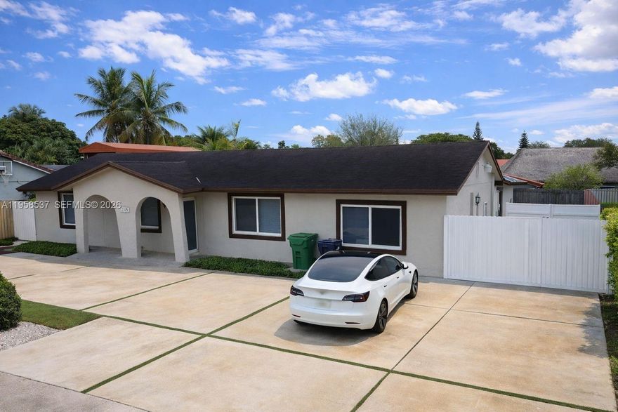 Beautiful single-family home for rent – MOVE-IN READY! Features updated bathrooms, kitchen with cherry wood cabinets, granite countertops, and stainless-steel appliances. Huge driveway covered patio perfect for entertaining, and great location near Turnpike and shopping plazas. Won’t last!