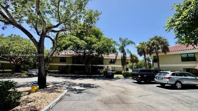 PRICE TO SELL!!!! This incredible Corner unit condo 3bed/2bath on the first floor has an Spacious layout with large master suite and walk in closet, modern kitchen with Stain less Steel appliances, NO CARPET, Tile floor in the kitchen and bathrooms, laminate in rooms area. Screened patio with in unit washer and dryer, building has new roof 2024, Friendly pets (two dogs in unit) Fantastic Amenities, Tennis Courts, Racquet Ball, Bocce Ball, Basketball, Aquatic Center, Sport Park, Athletic Club and Theater surrounded by a beautiful lake.
"Investors NO rental restrictions"
Easy access to shopping areas and major highways. Must See it! VERY EASY TO SHOW! Call or text listing agent for showing!