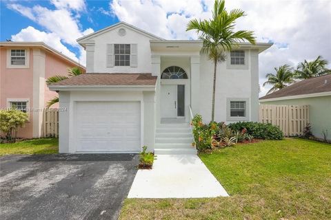 Single Family Residence in Sunrise FL 3749 107th Way Way.jpg
