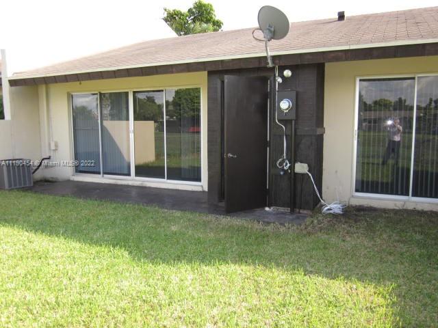 DEVON-AIRE VILLAS SEC 4 - Residential Lease