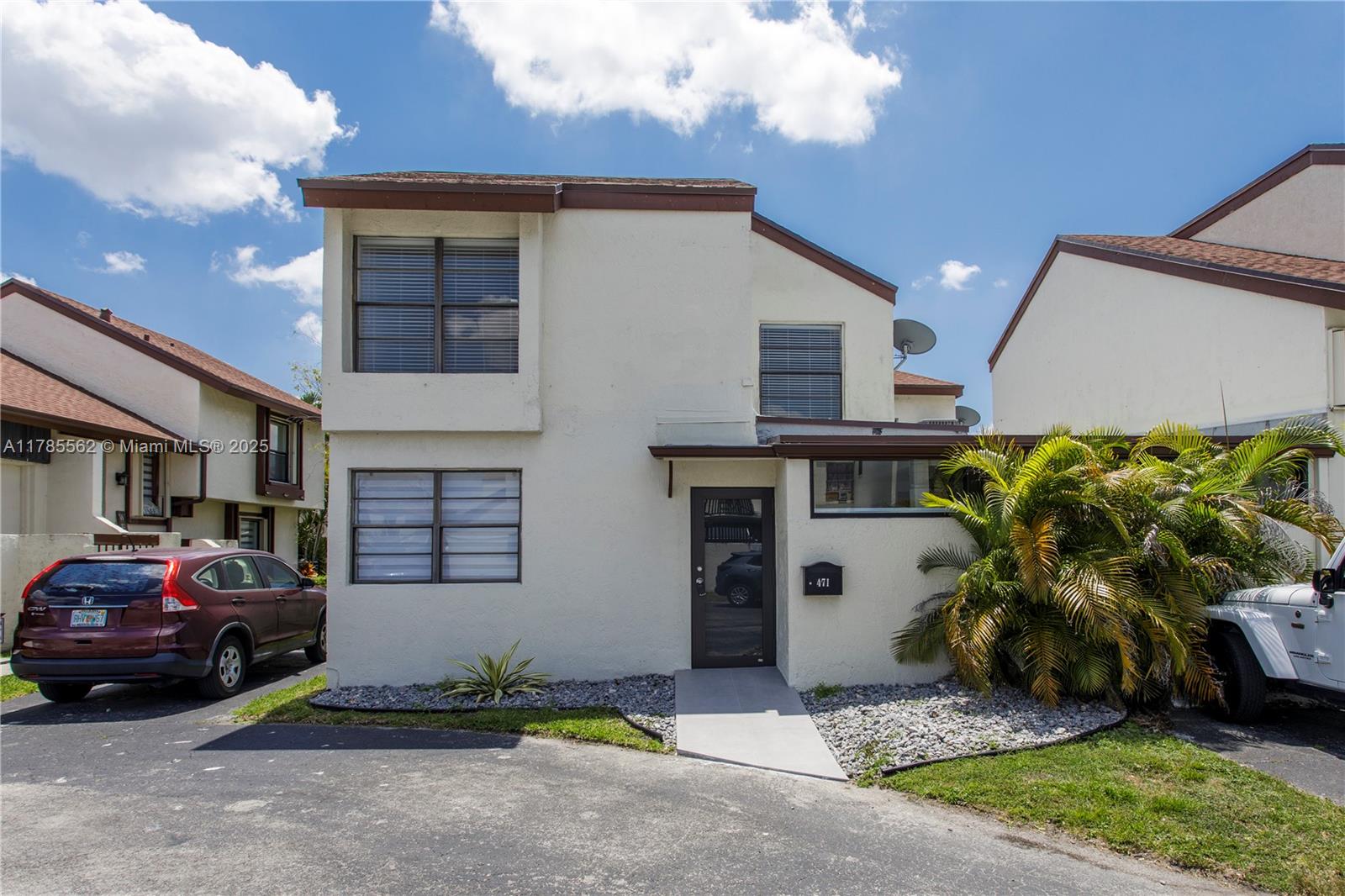 471 Nw 98th Ct 471, Miami, Broward County, Florida - 3 Bedrooms  
2 Bathrooms - 