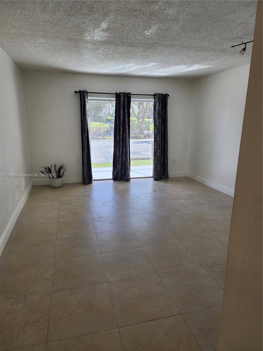 Rental Property at 4354 Nw 9th Ave 14-1F, Deerfield Beach, Broward County, Florida - Bedrooms: 1 
Bathrooms: 2  - $1,450 MO.