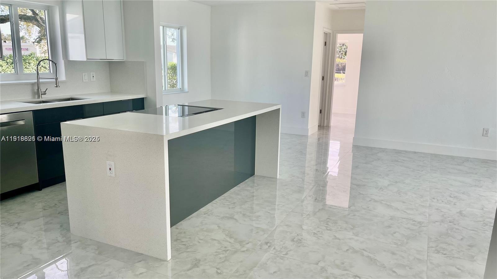 GOLDEN HIGHLANDS EST - Residential