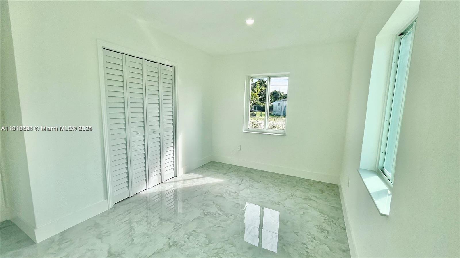 GOLDEN HIGHLANDS EST - Residential