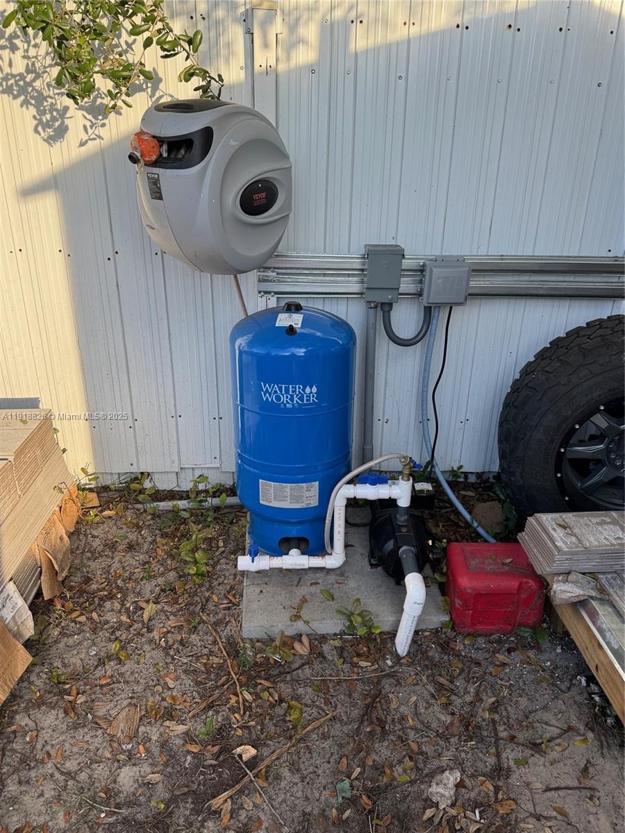 GOLDEN HIGHLANDS EST - Residential