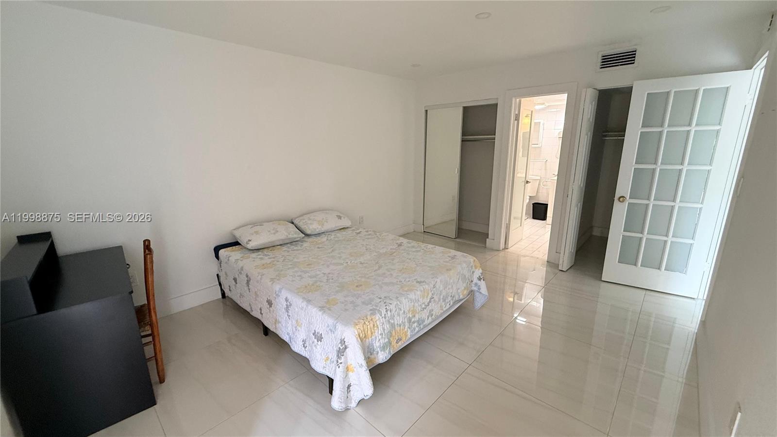 SUNSET VILLAS PHASE II CO - Residential Lease