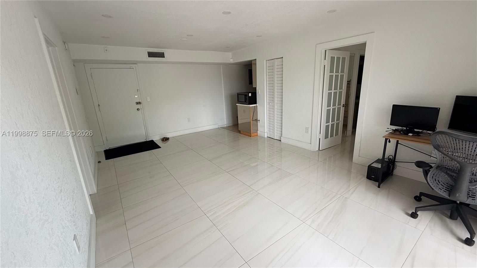 SUNSET VILLAS PHASE II CO - Residential Lease