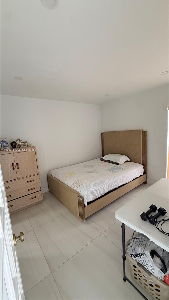 SUNSET VILLAS PHASE II CO - Residential Lease