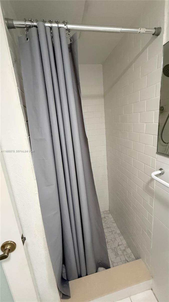 SUNSET VILLAS PHASE II CO - Residential Lease