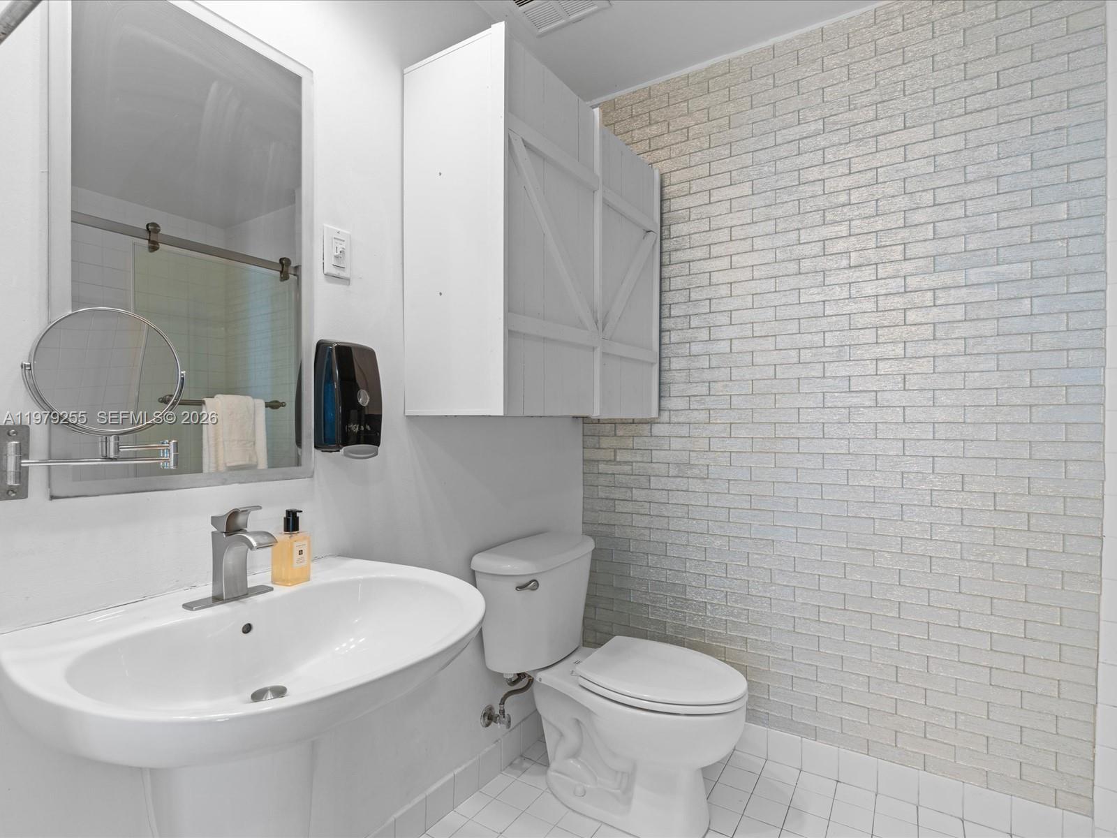 NEO LOFTS CONDO - Residential