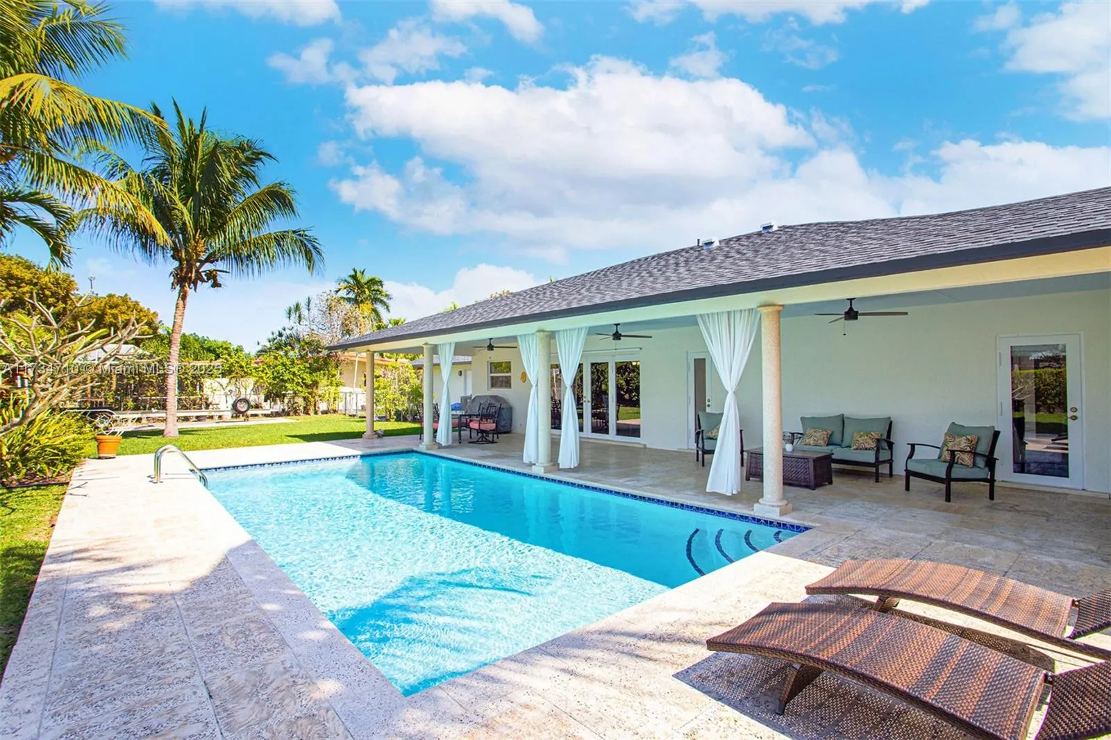 Miami, Florida 33157, United States, 3 Bedrooms Bedrooms, ,2 BathroomsBathrooms,Residential,Pending,12004