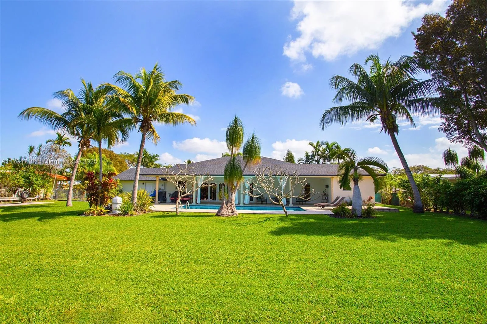 Miami, Florida 33157, United States, 3 Bedrooms Bedrooms, ,2 BathroomsBathrooms,Residential,Pending,12004