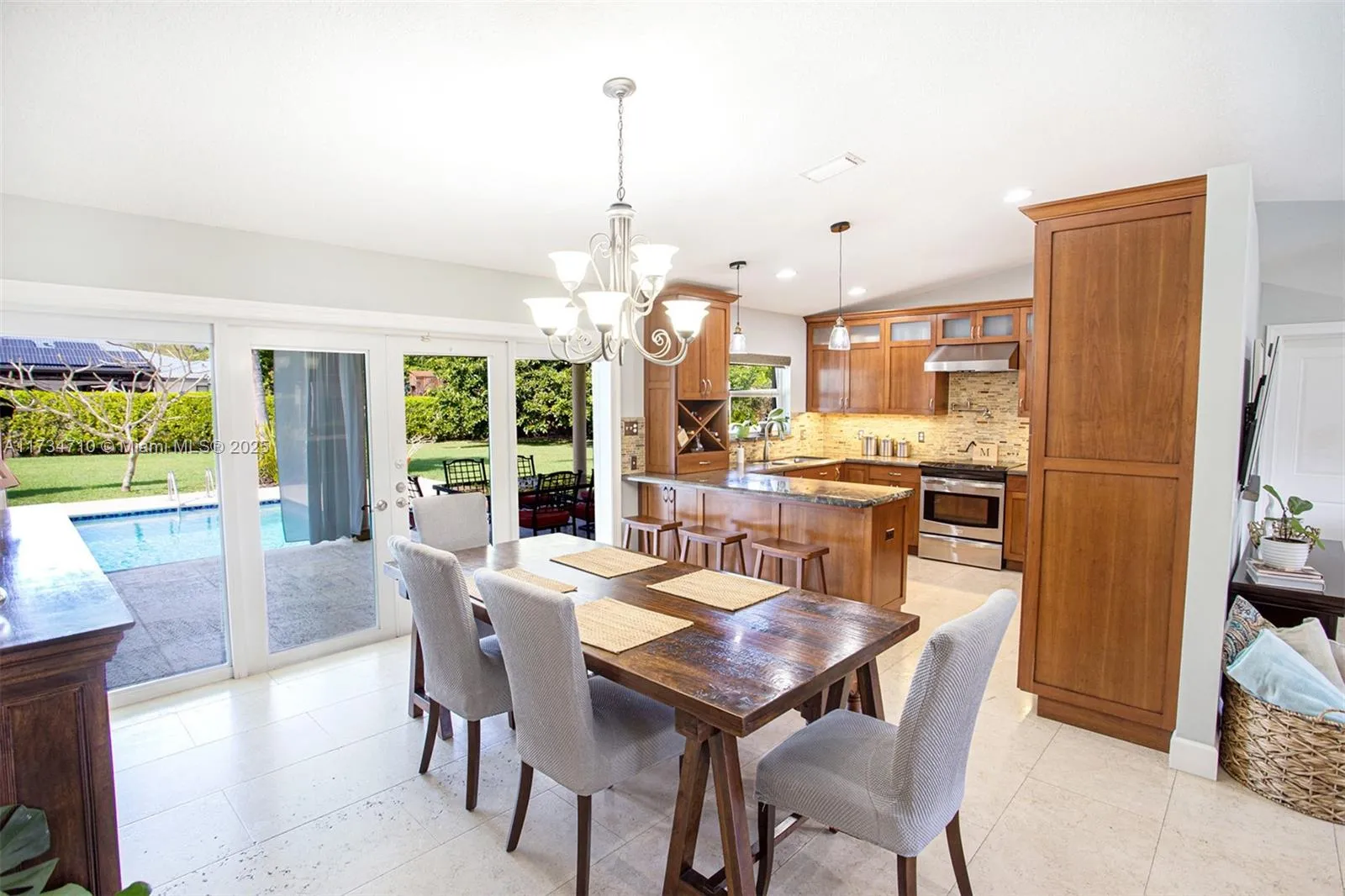 Miami, Florida 33157, United States, 3 Bedrooms Bedrooms, ,2 BathroomsBathrooms,Residential,Pending,12004