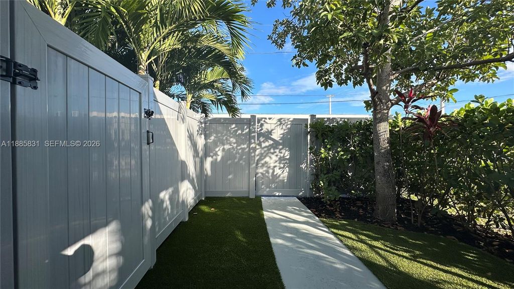 Photo of 1109 NE 6th Ave #3, Fort Lauderdale, FL 33304 (MLS # A11885831)