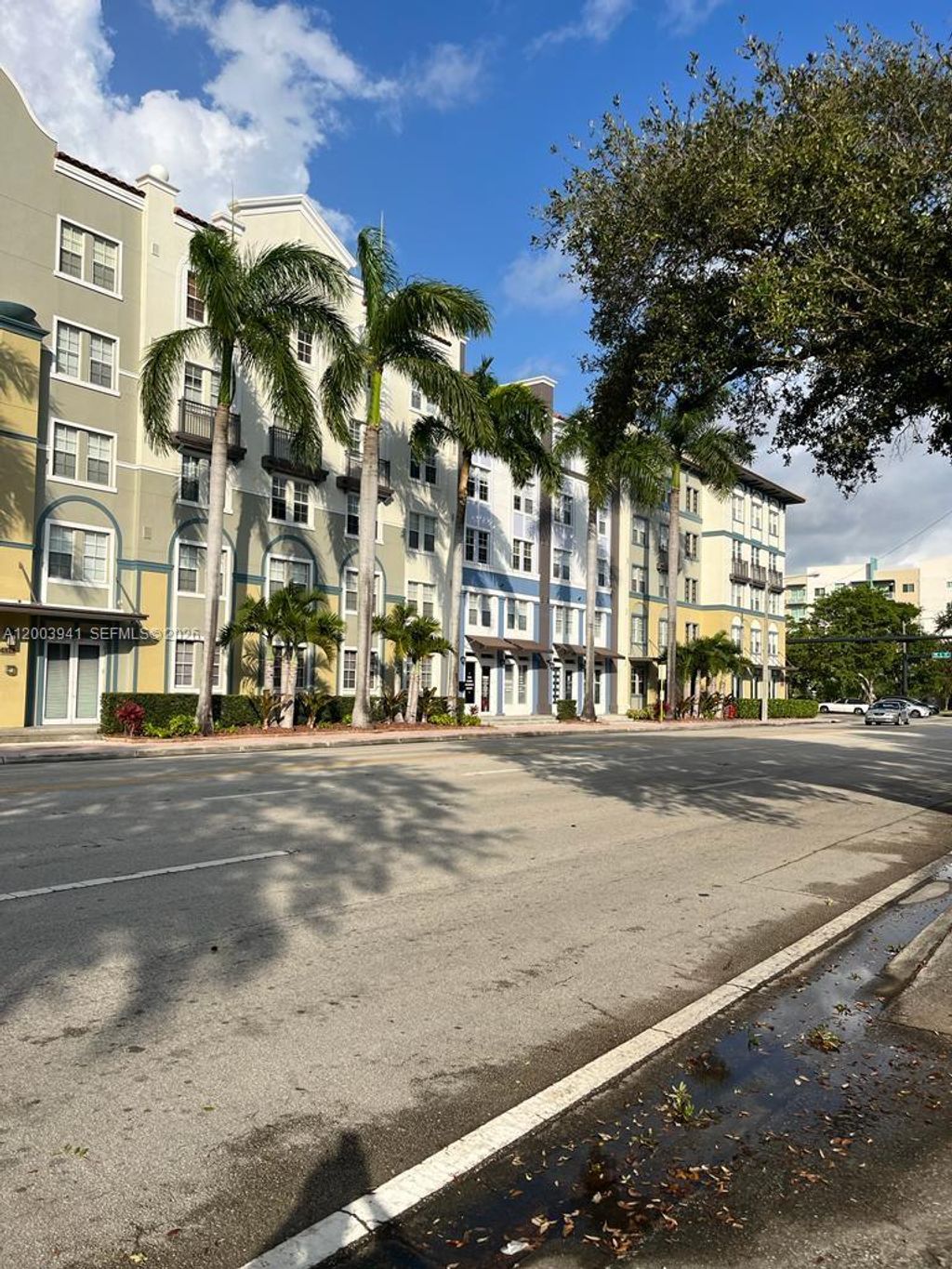 Photo of 533 NE 3rd Ave #238, Fort Lauderdale, FL 33301 (MLS # A12003941)