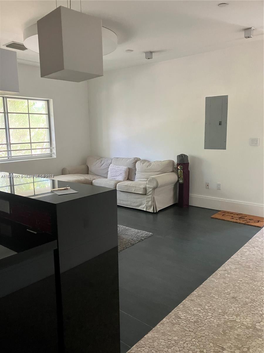 LINCOLN SUB - Residential Lease
