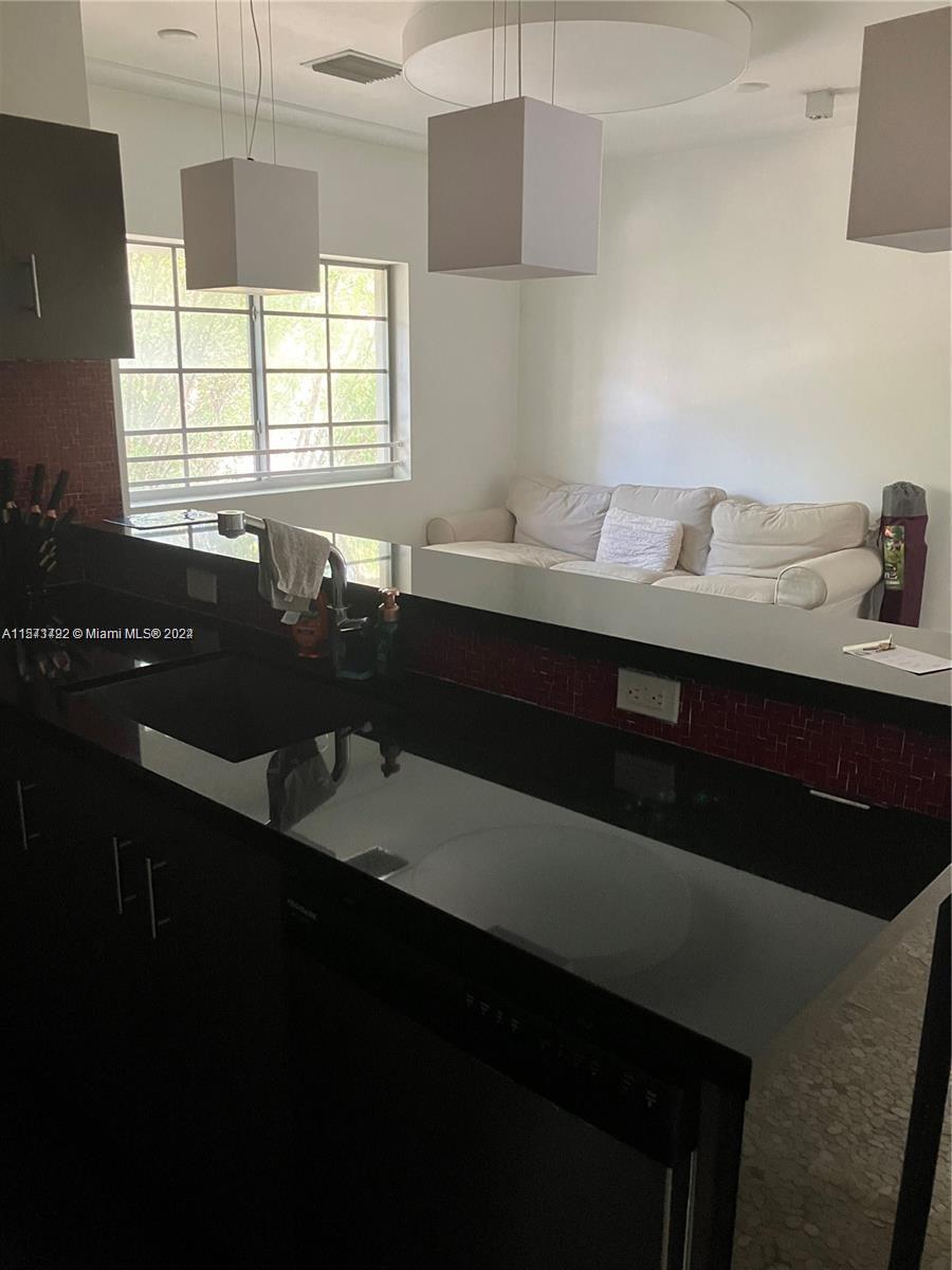 LINCOLN SUB - Residential Lease