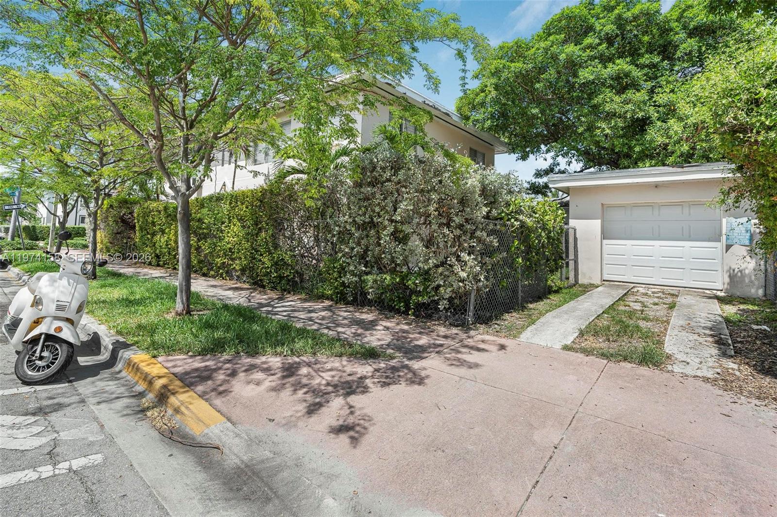 BISCAYNE BCH SUB - Residential Income