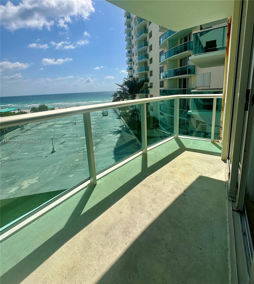 TIDES ON HOLLYWOOD BEACH - Residential