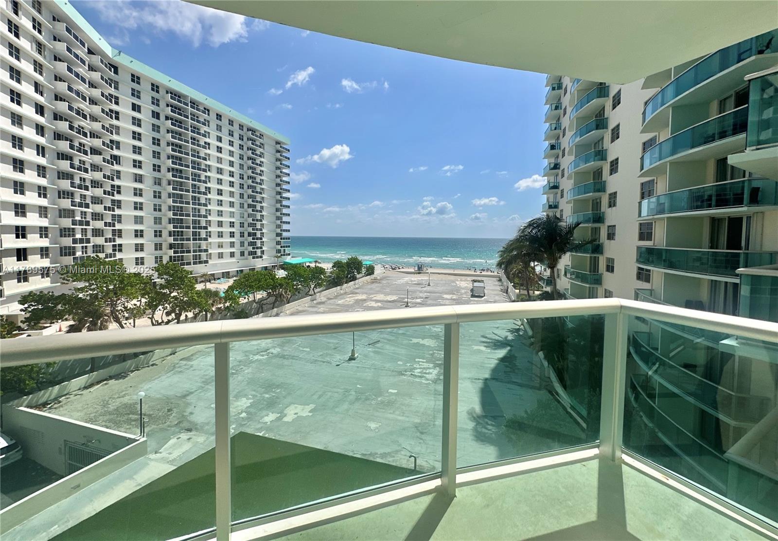 TIDES ON HOLLYWOOD BEACH - Residential