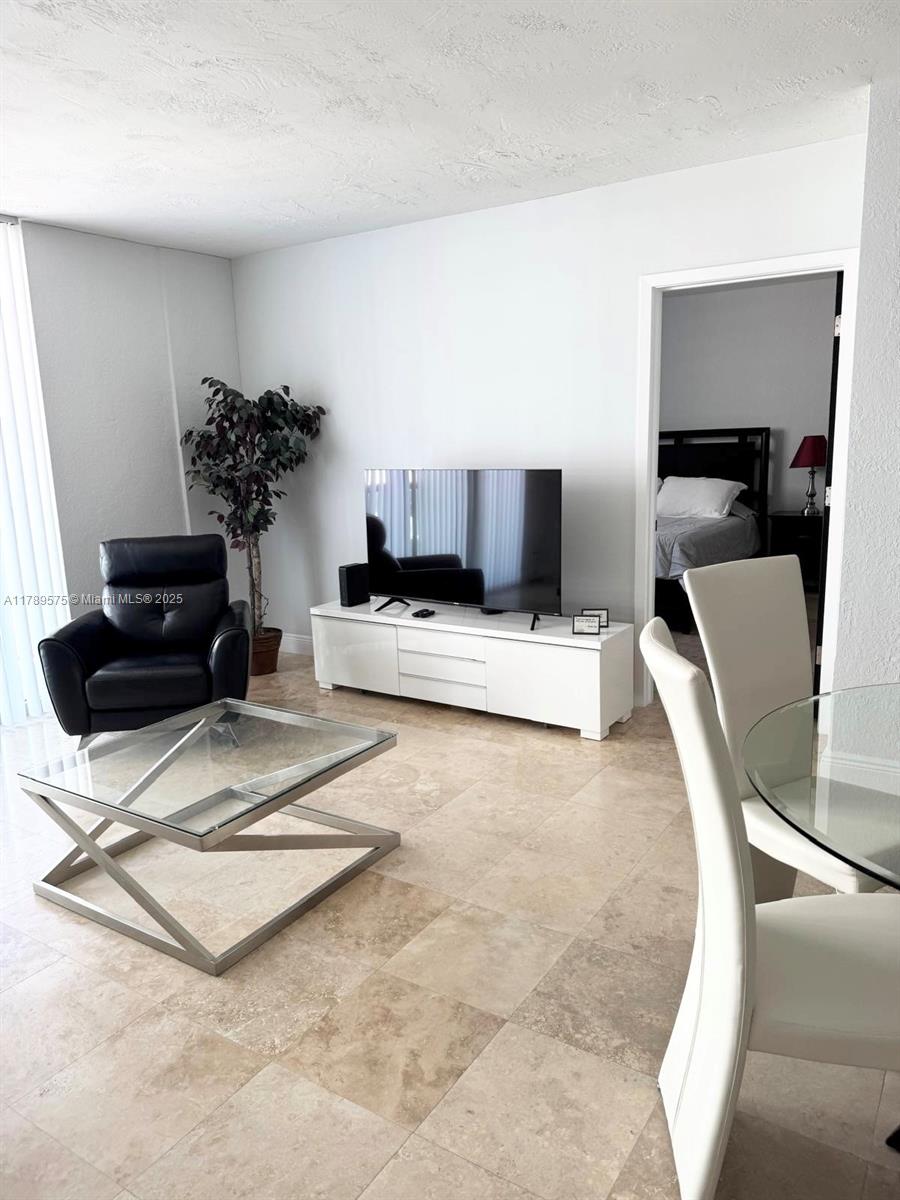 TIDES ON HOLLYWOOD BEACH - Residential