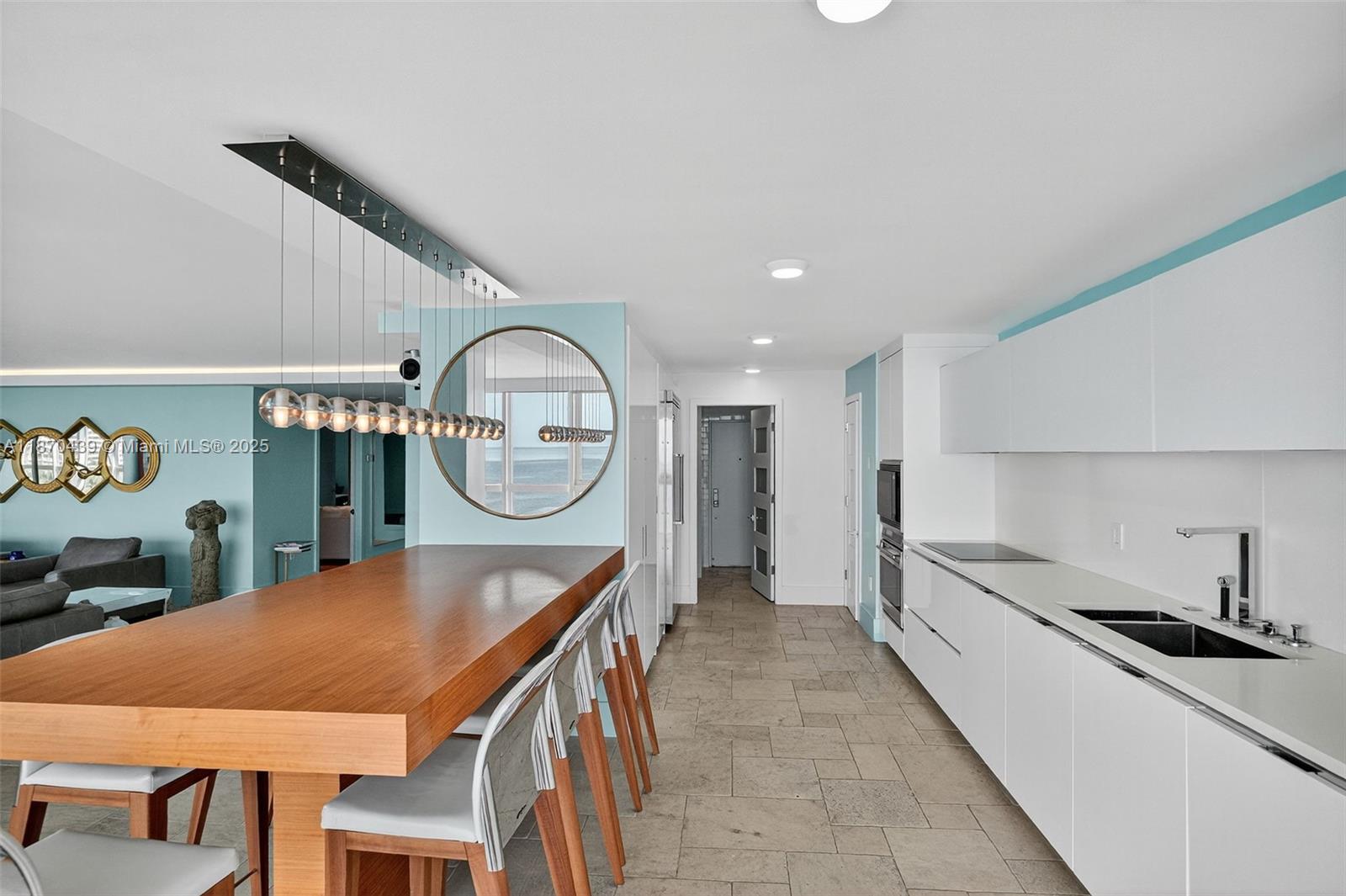 MAR-AZUL CONDO - Residential