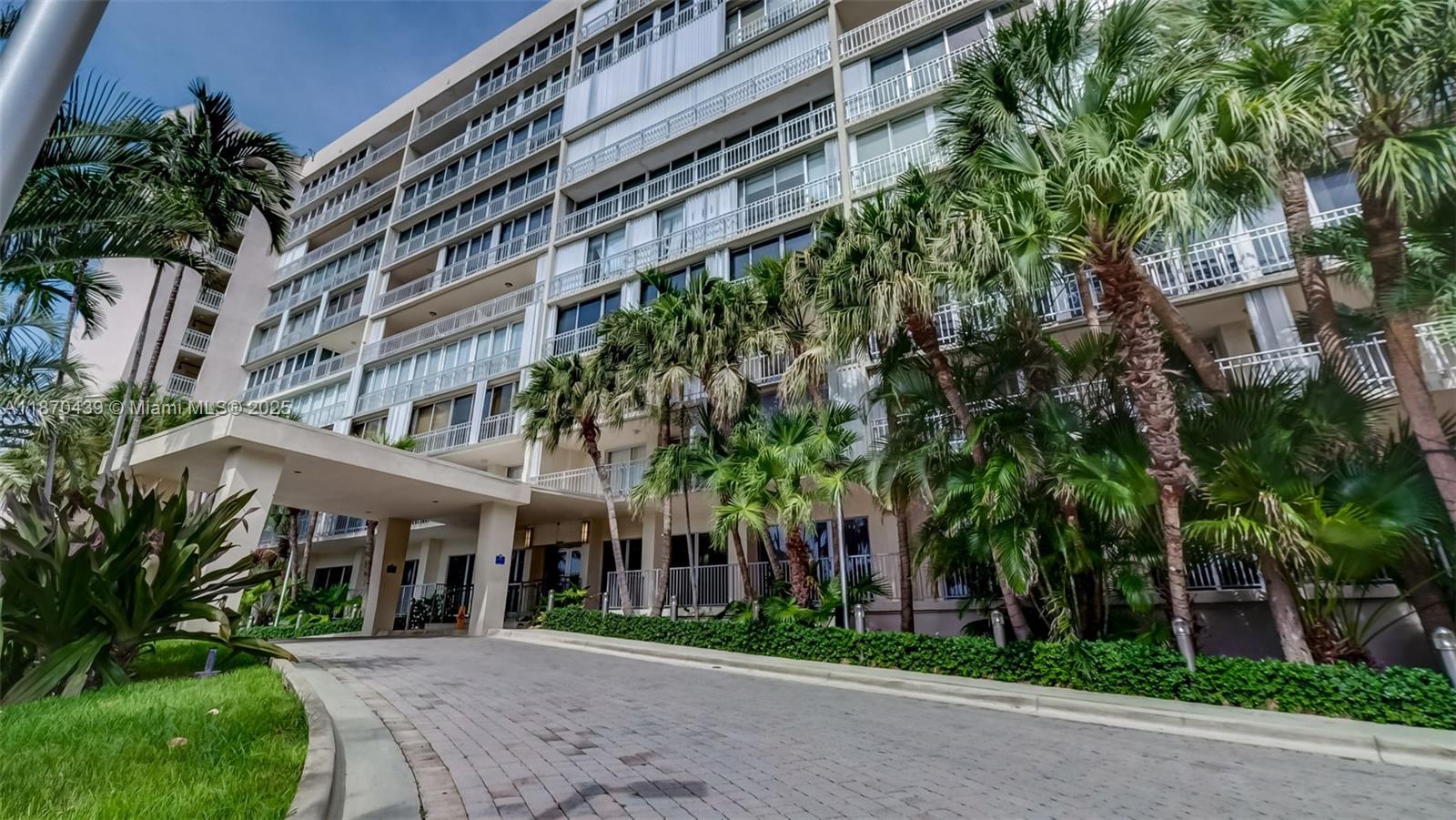 MAR-AZUL CONDO - Residential