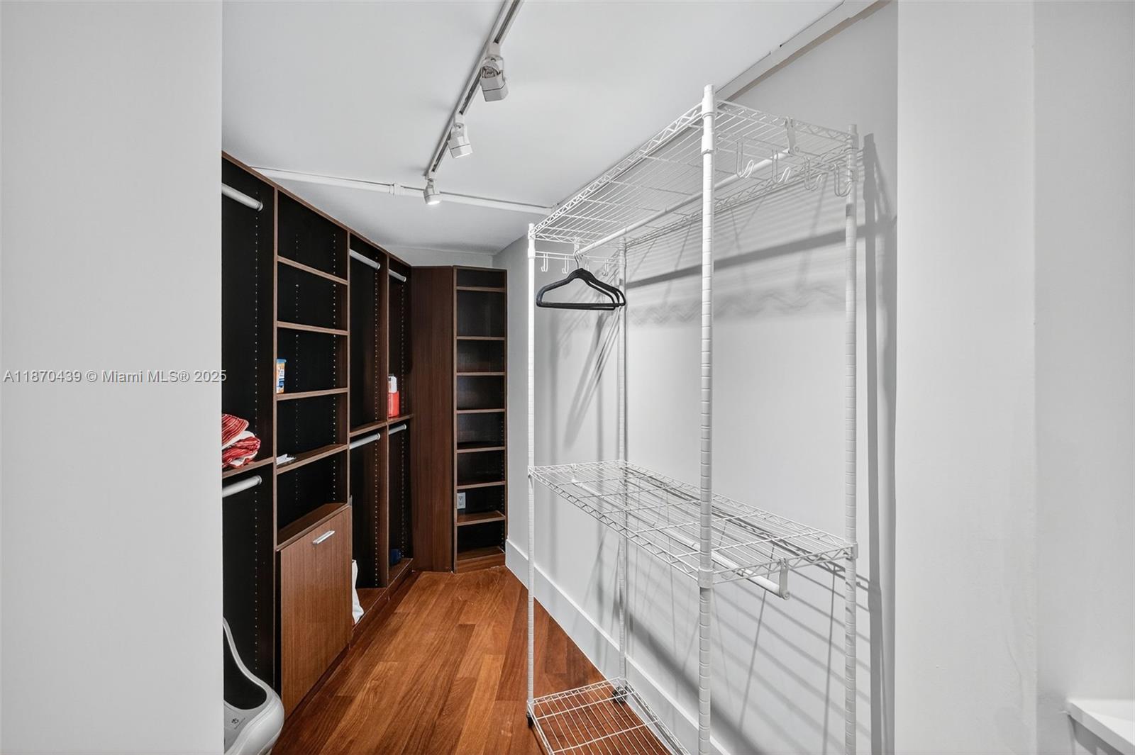 MAR-AZUL CONDO - Residential