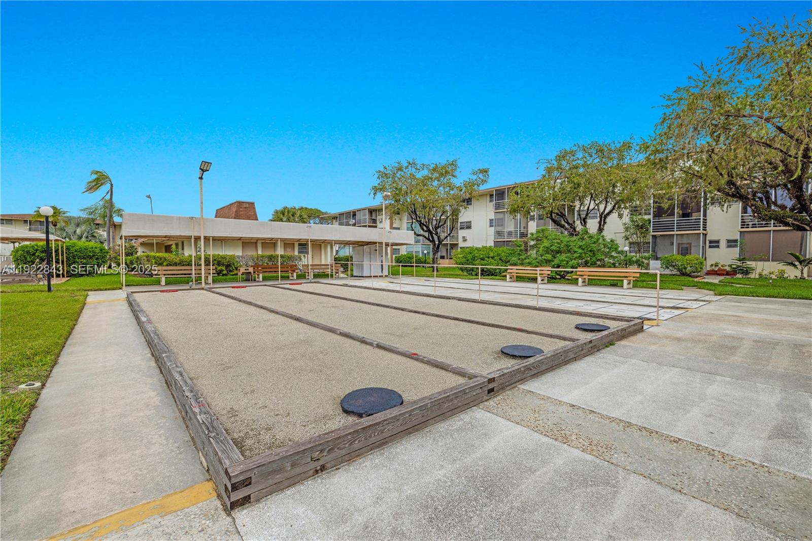 MAR-LEN GARDENS NO 11 COR - Residential