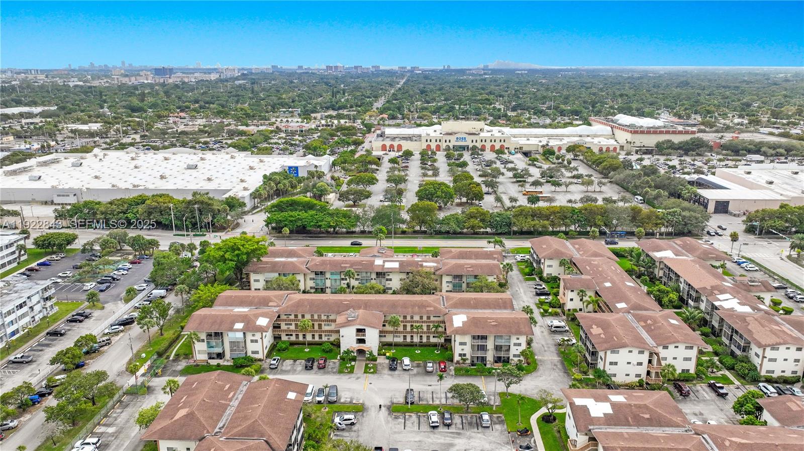 MAR-LEN GARDENS NO 11 COR - Residential