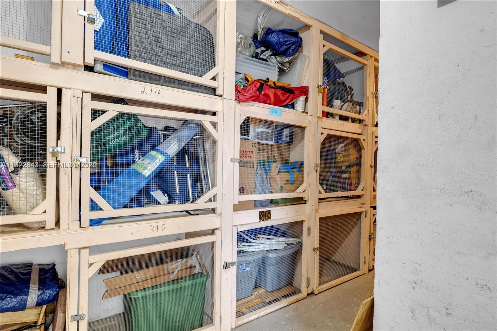 MAR-LEN GARDENS NO 11 COR - Residential