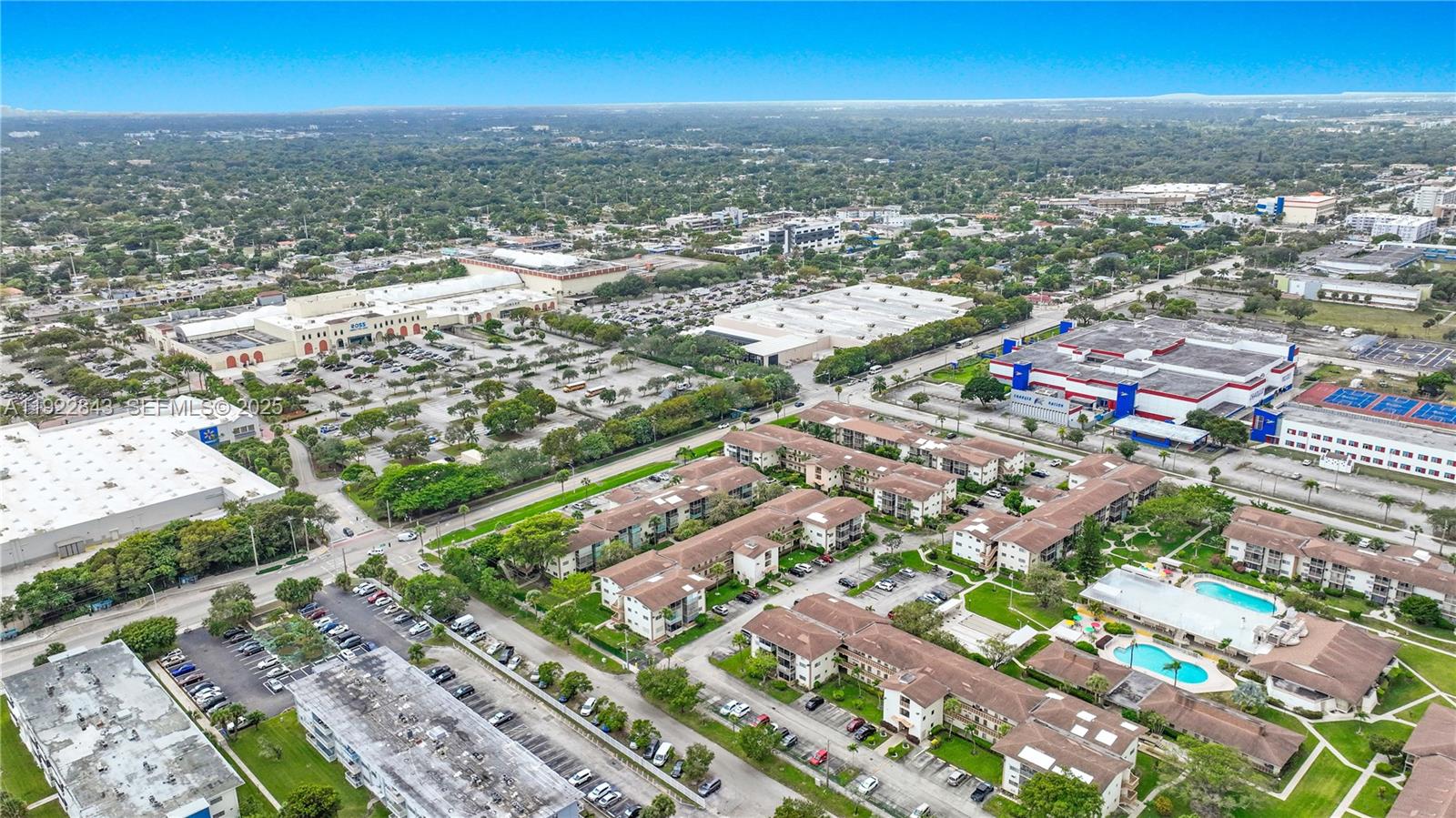 MAR-LEN GARDENS NO 11 COR - Residential