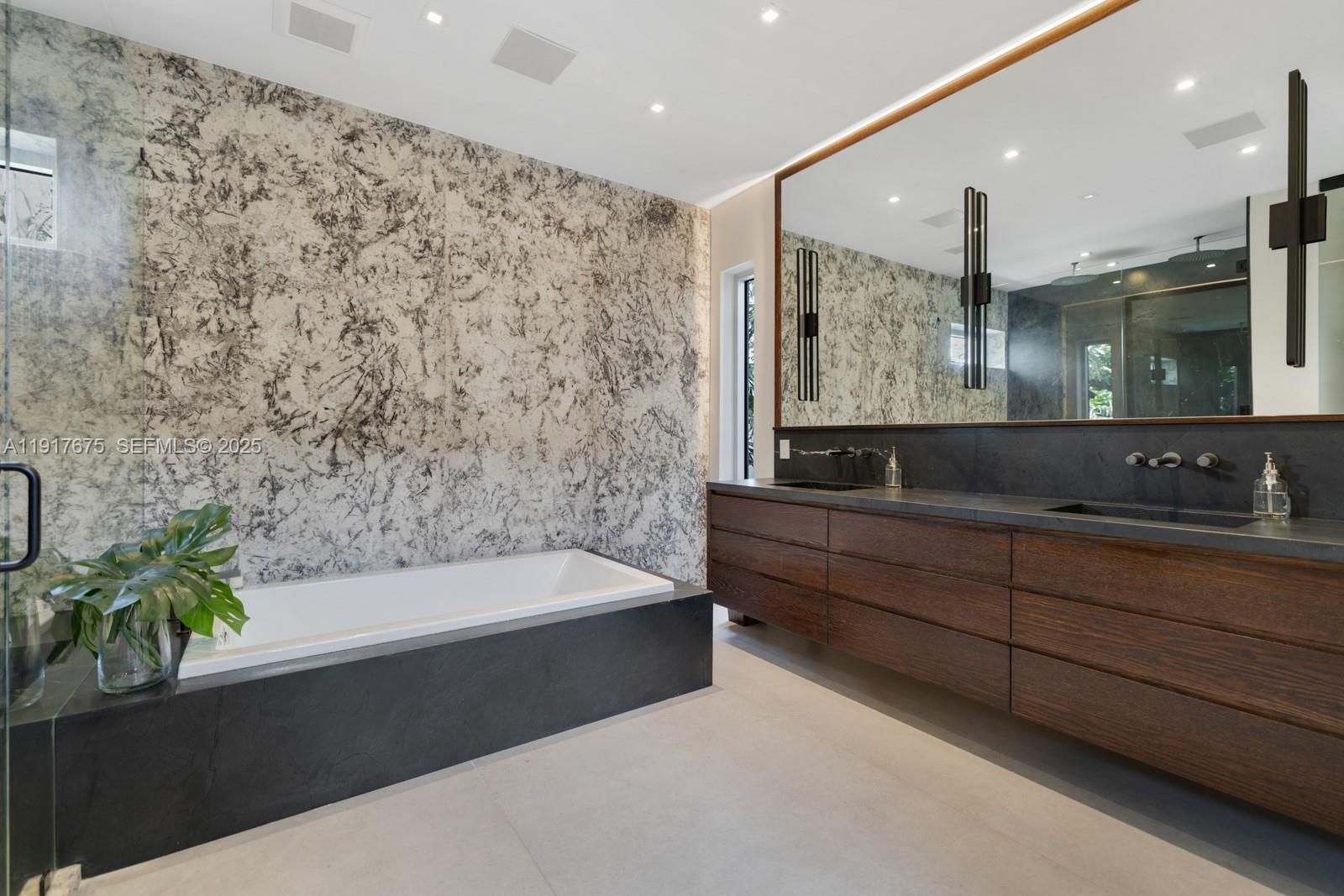 SAN MARCO - Residential Lease