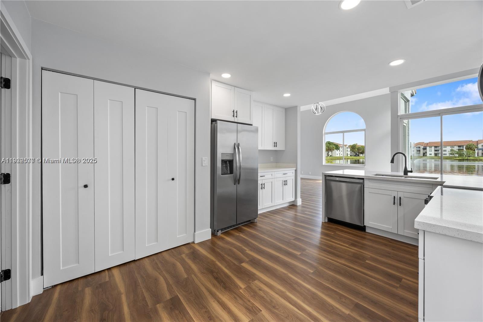 EMERALD POINTE - Residential Lease