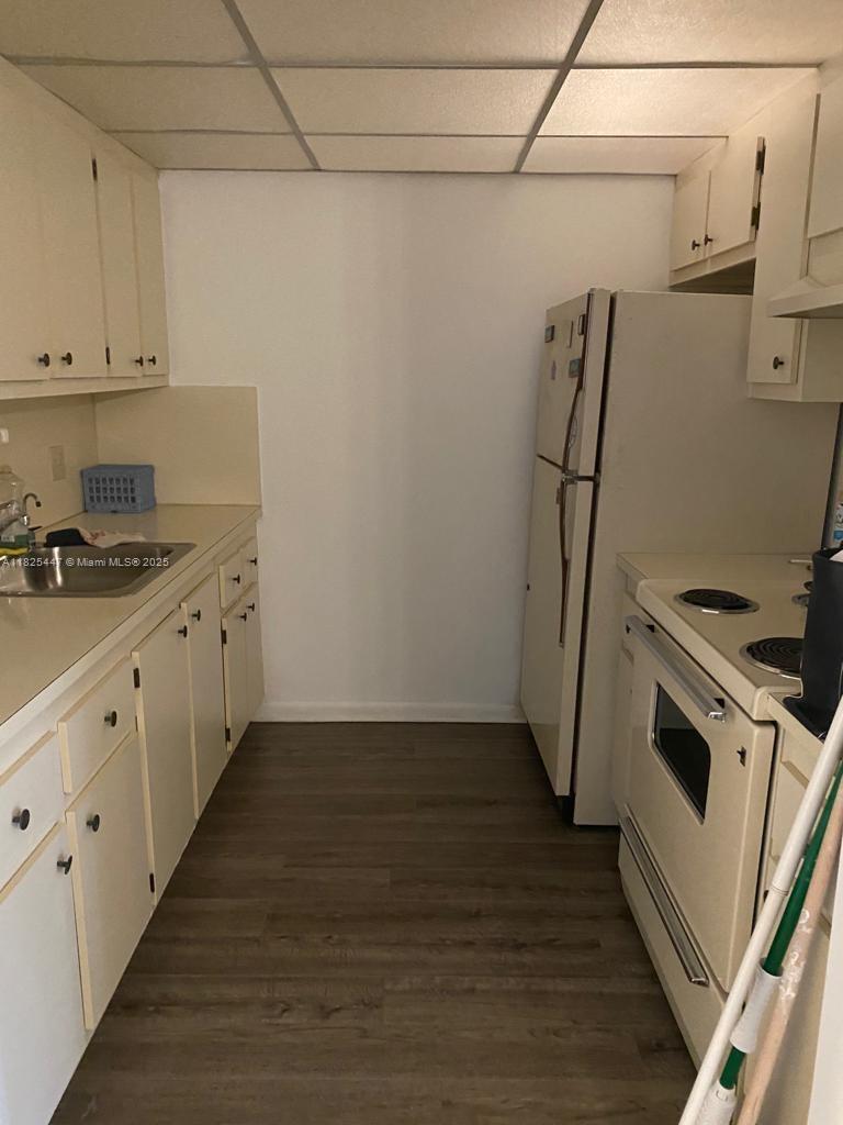 NEW HAMPTON AT CENTURY VI - Residential Lease