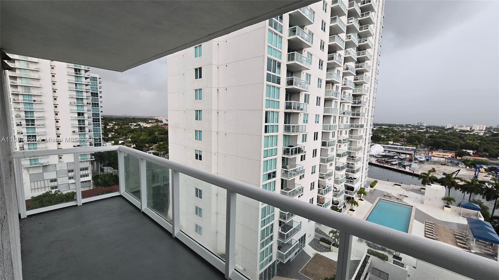 TERRAZAS RIVERPARK VILLAG - Residential