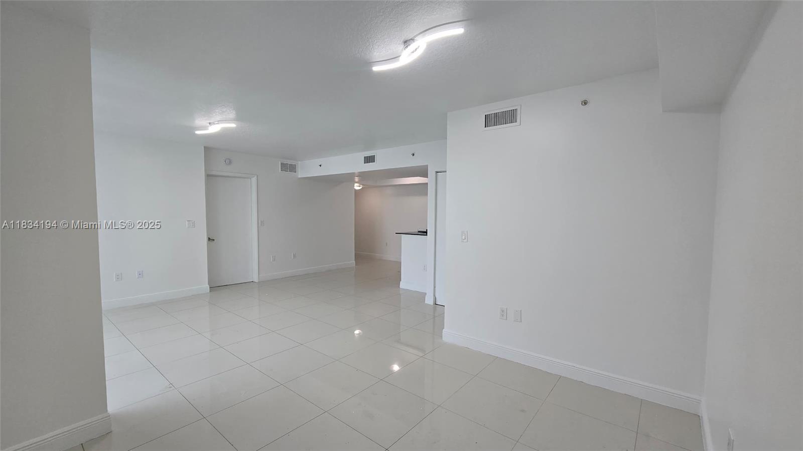 TERRAZAS RIVERPARK VILLAG - Residential