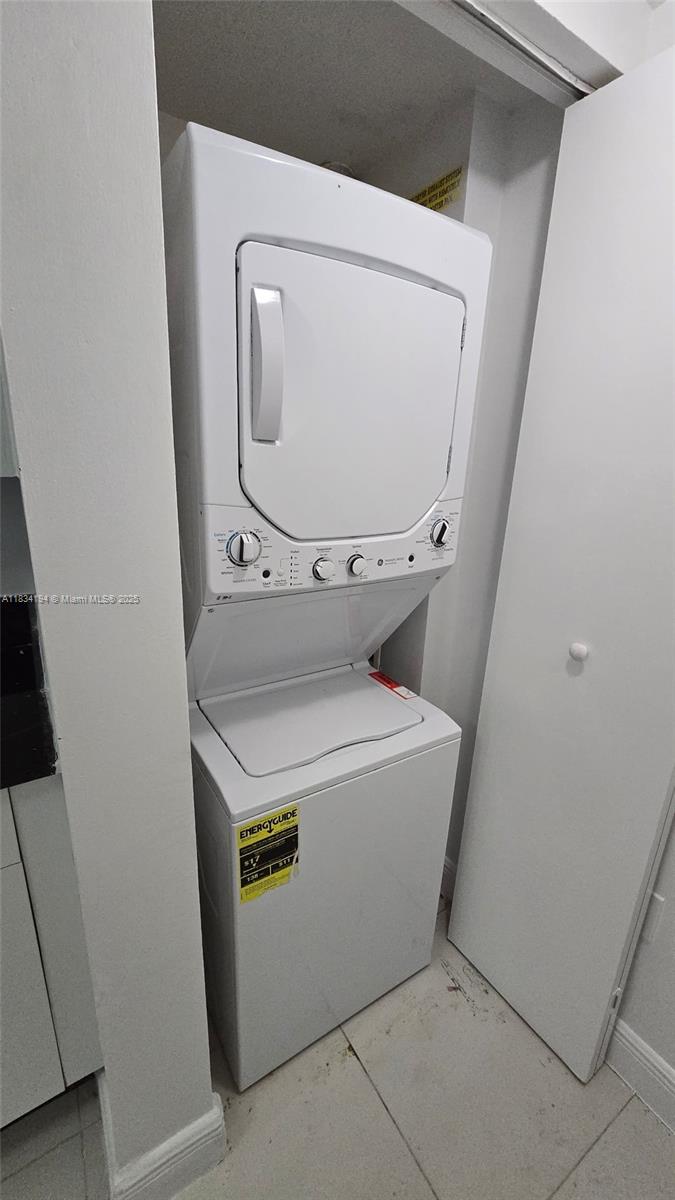 TERRAZAS RIVERPARK VILLAG - Residential