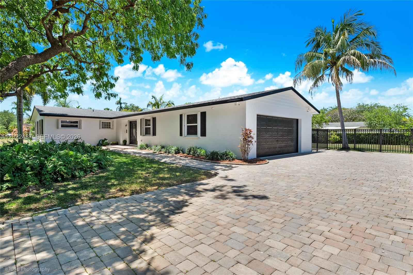 CORAL REEF ESTATES - Residential