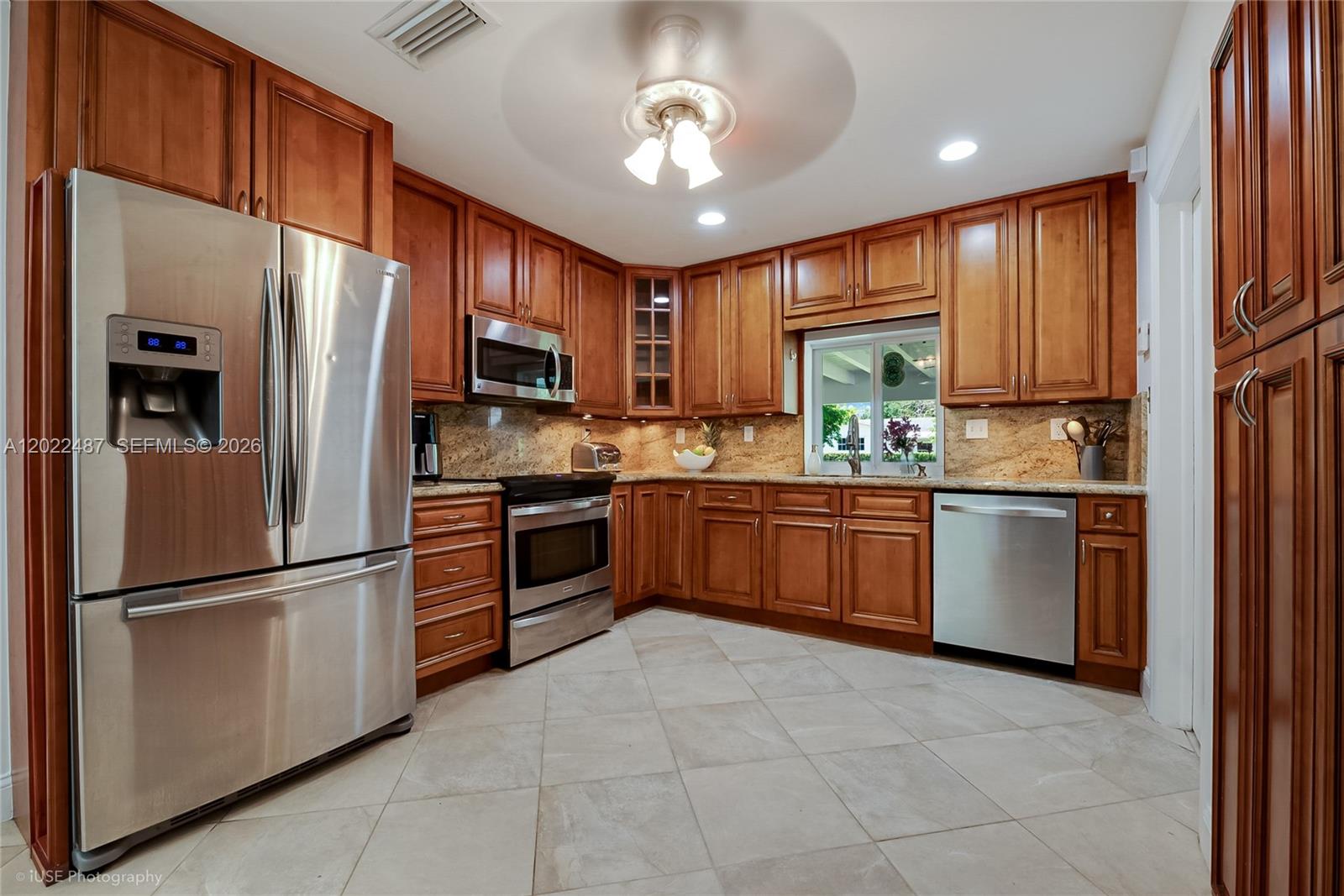CORAL REEF ESTATES - Residential
