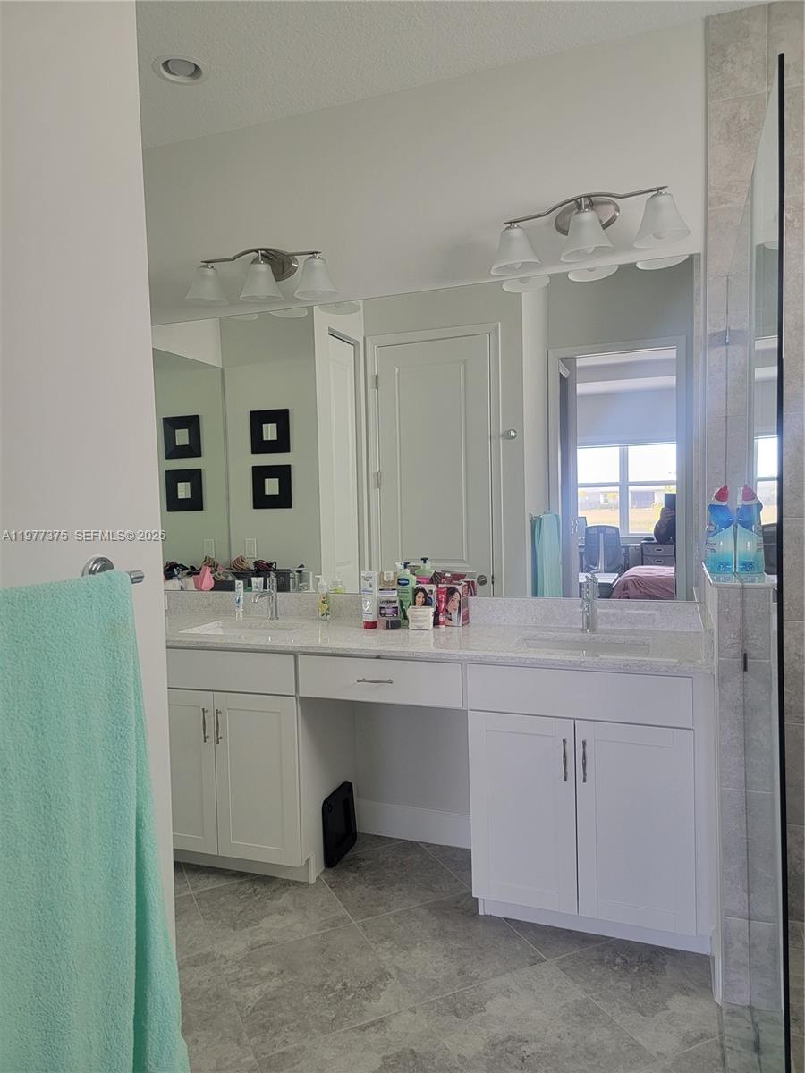 ORCHARDS OF WESTLAKE - Residential Lease