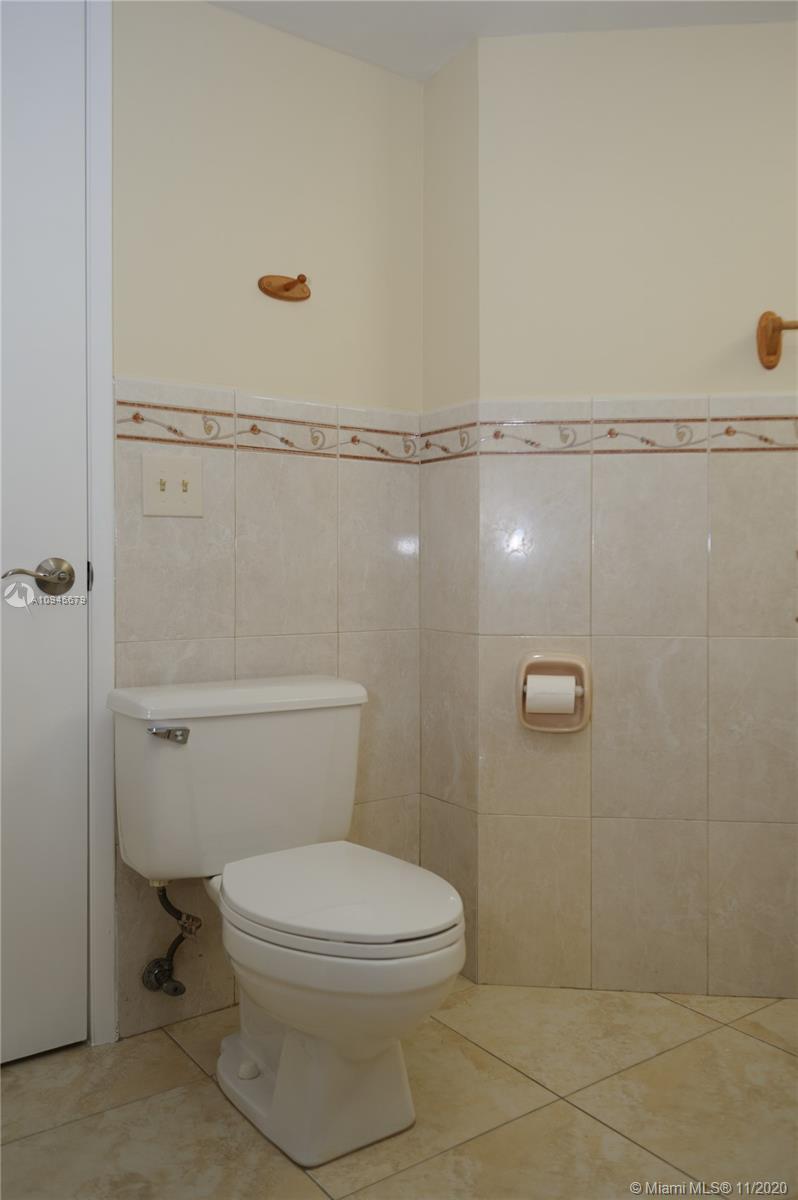 SOLEIL AT FONTAINEBLEAU C - Residential Lease