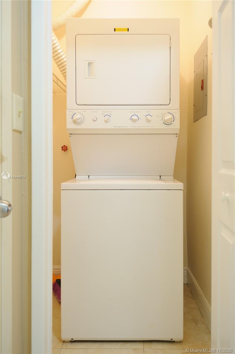 SOLEIL AT FONTAINEBLEAU C - Residential Lease