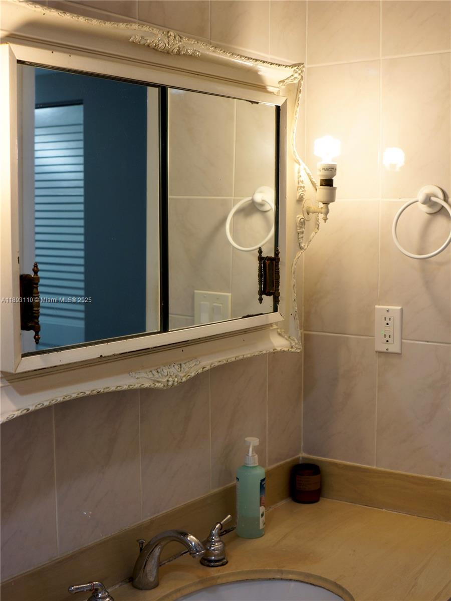 ARLEN HOUSE CONDO - Residential Lease