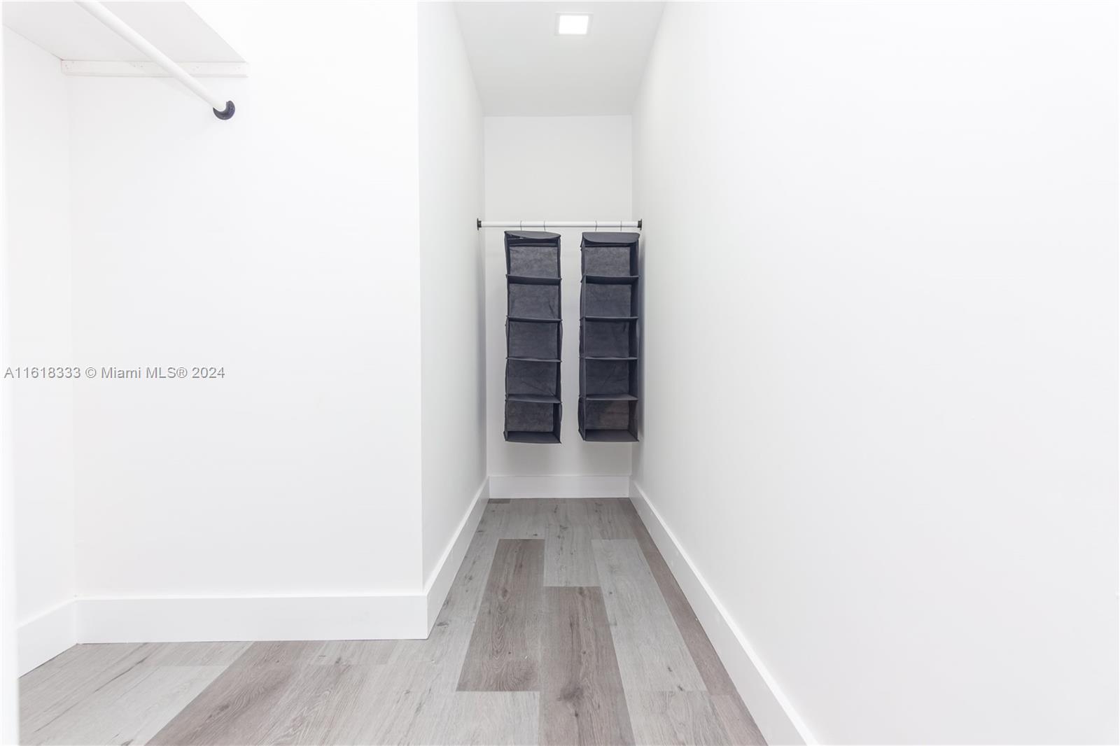 COUNTRY SECTION 1 - Residential