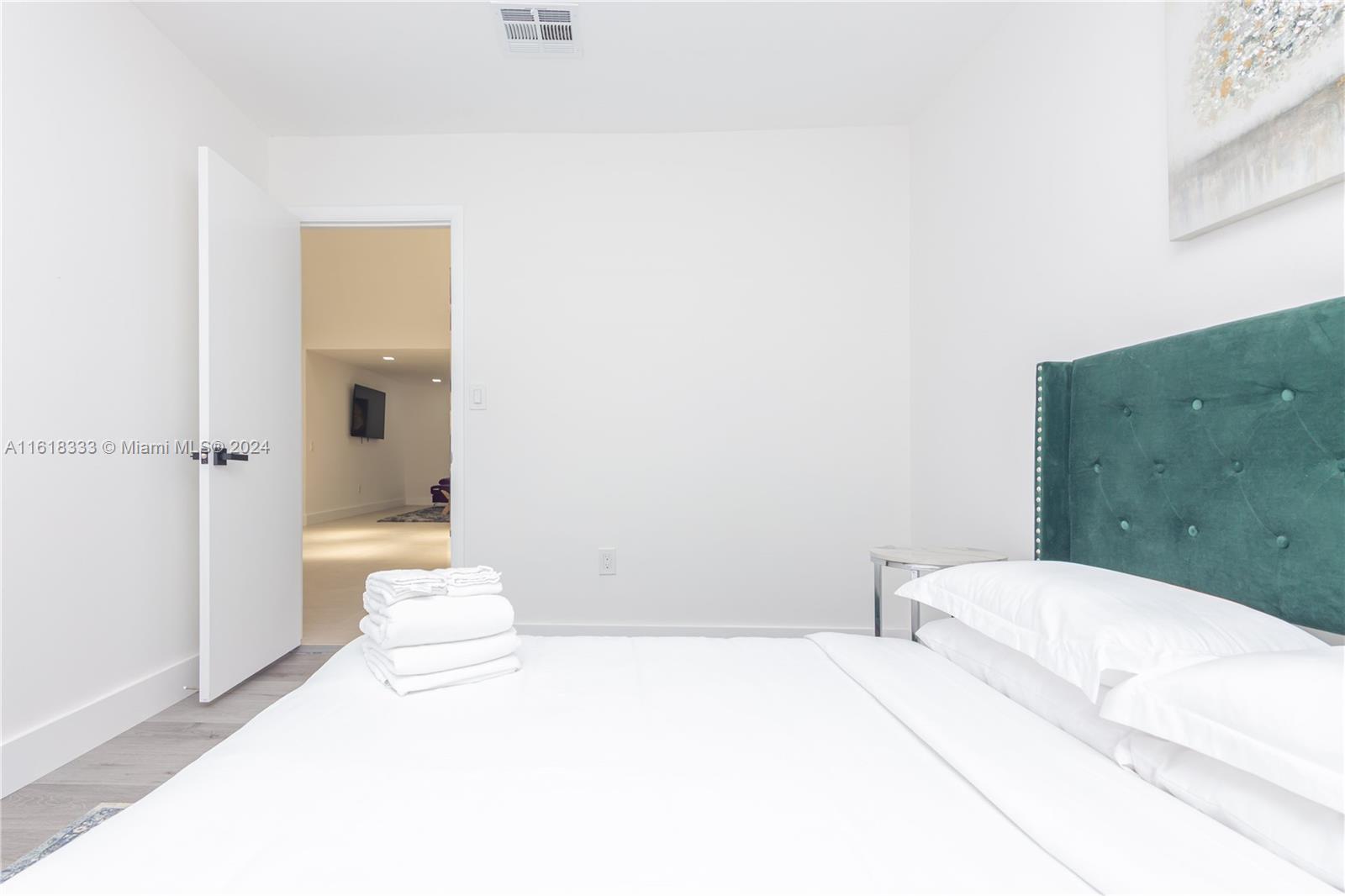 COUNTRY SECTION 1 - Residential